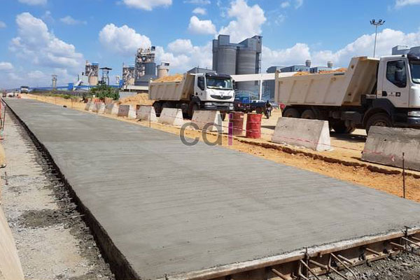 Finishing Pengecoran Jalan Beton