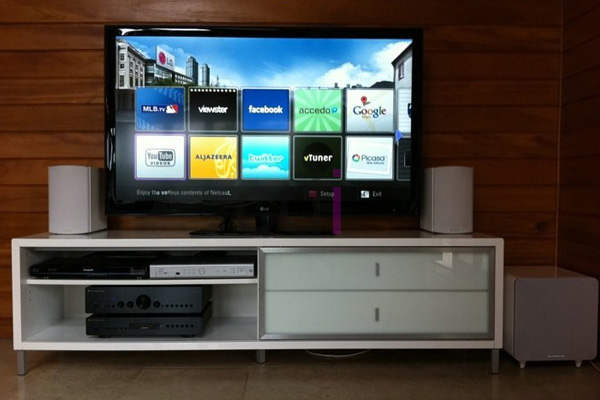 rak-tv-minimalis-2