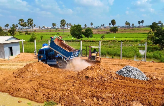Jual Material Tanah Merah Urug di Tirtamulya Karawang Gratis Ongkir