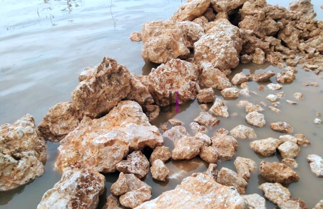 Jual Material Batu Limestone/Batu Kapur di  Mekarjaya Depok Gratis Ongkir