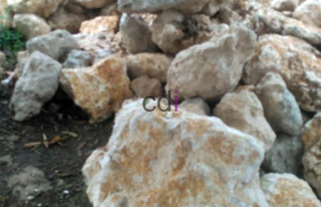 Jual Material Batu Limestone/Batu Kapur di  Kemanggisan Jakarta Gratis Ongkir