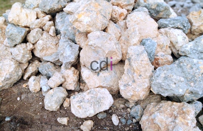 Jual Material Batu Limestone/Batu Kapur di  Rawa Buaya Jakarta Gratis Ongkir