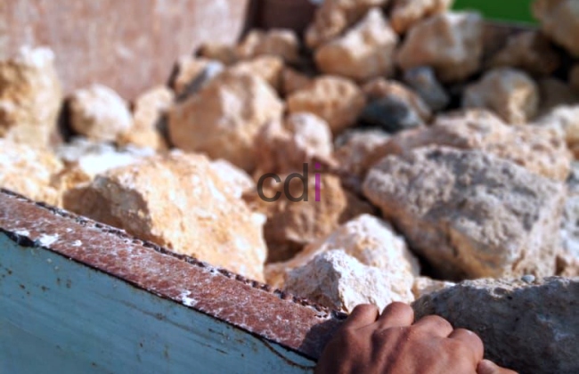 Jual Material Batu Limestone/Batu Kapur di  Pakuhaji Tangerang Gratis Ongkir