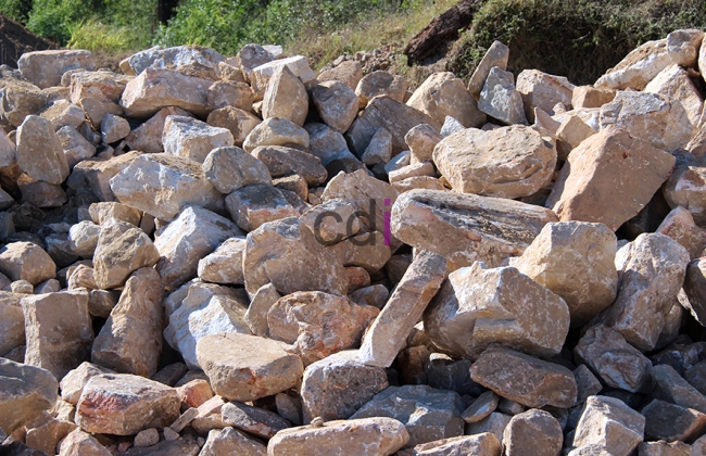 Jual Material Batu Limestone/Batu Kapur di  Mustika Jaya Bekasi Gratis Ongkir