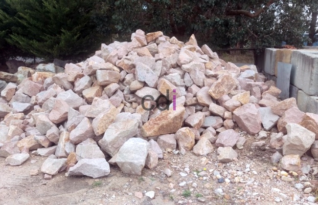 Jual Material Batu Limestone/Batu Kapur di Periuk Tangerang Gratis Ongkir